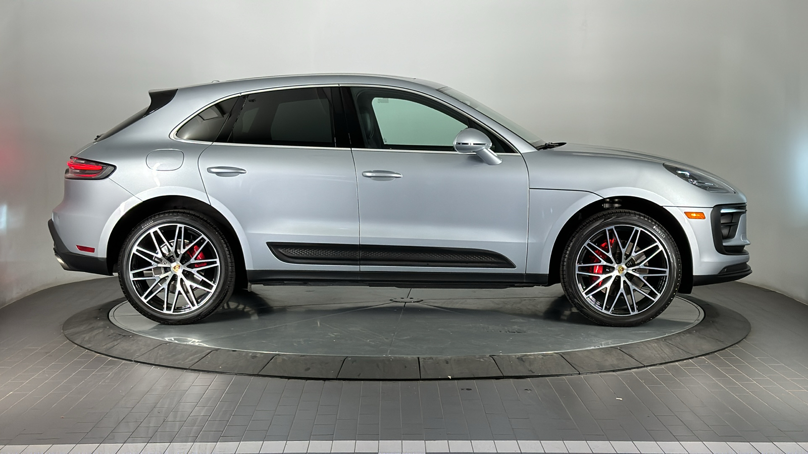 2023 Porsche Macan S 6