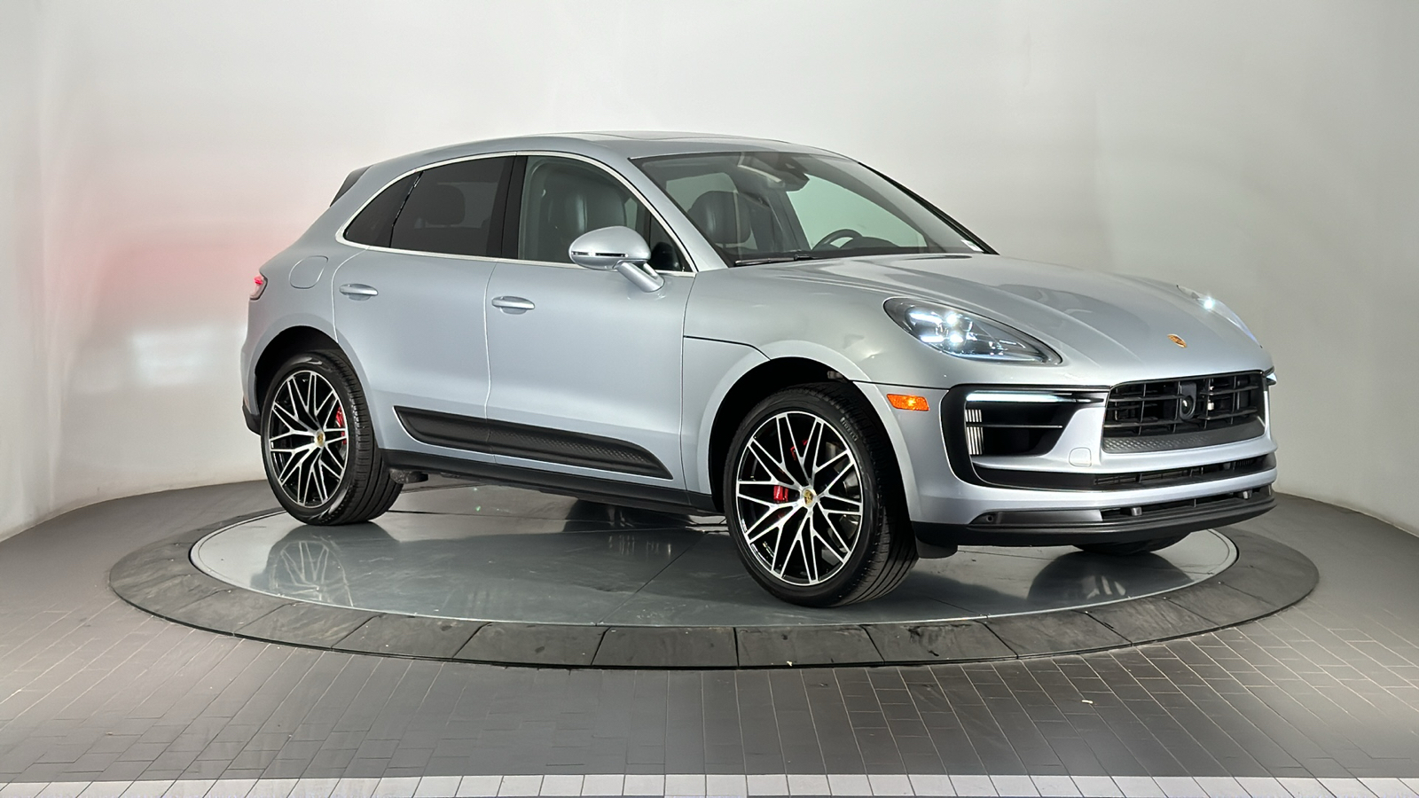 2023 Porsche Macan S 7