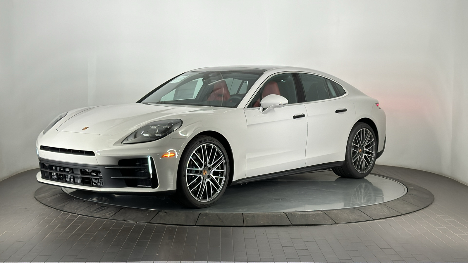 2025 Porsche Panamera  1