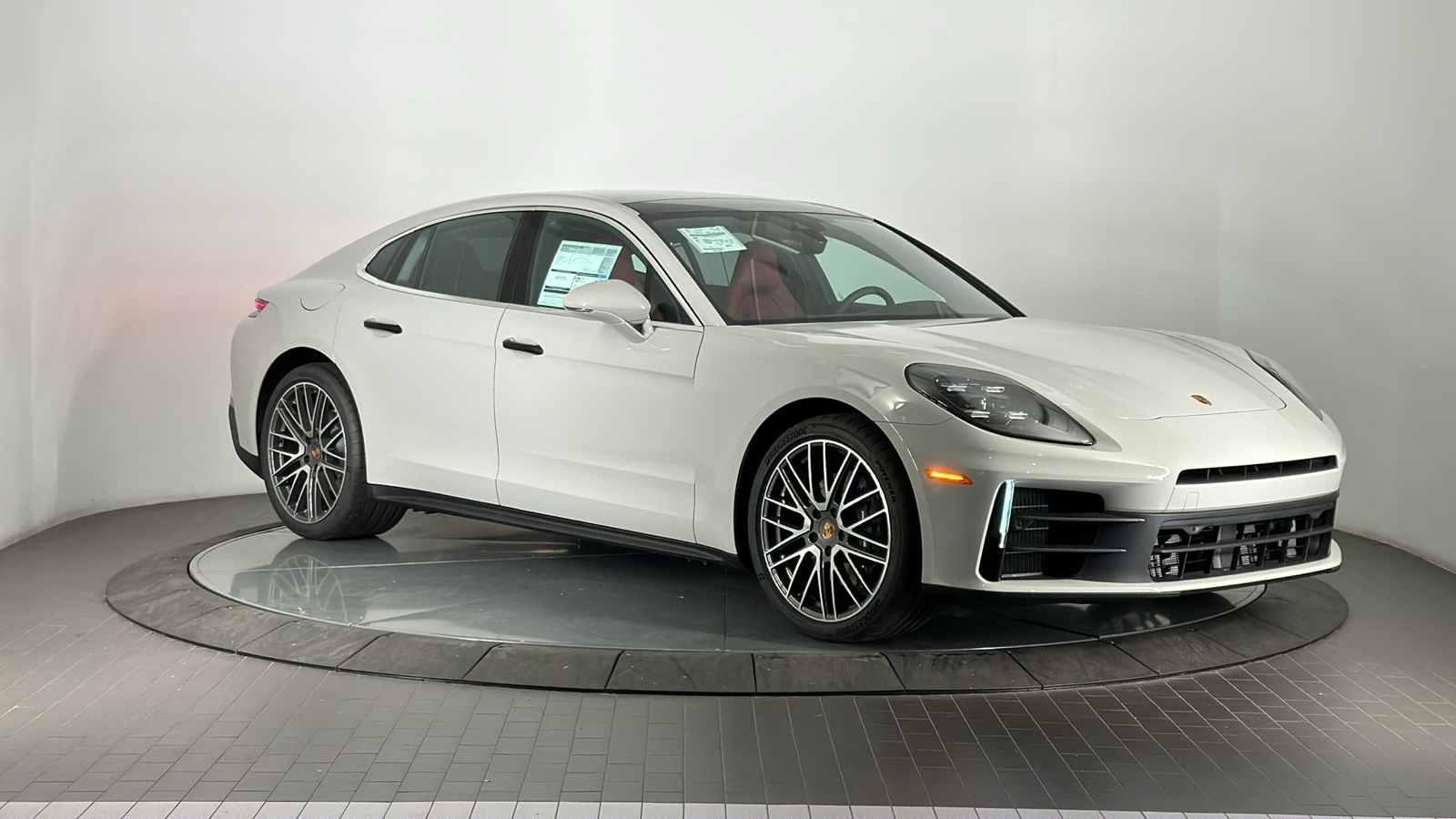 2025 Porsche Panamera  7