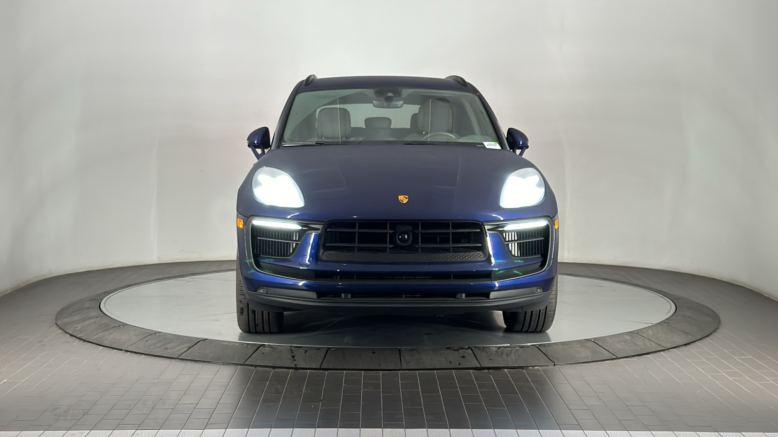 2023 Porsche Macan S 8