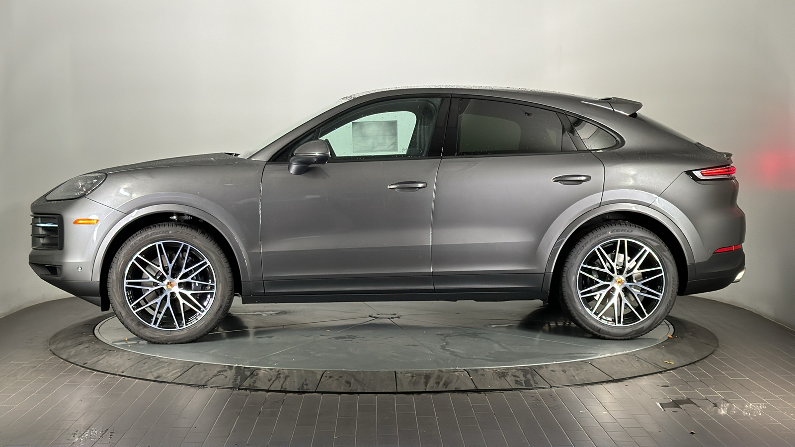 2025 Porsche Cayenne Coupe  2