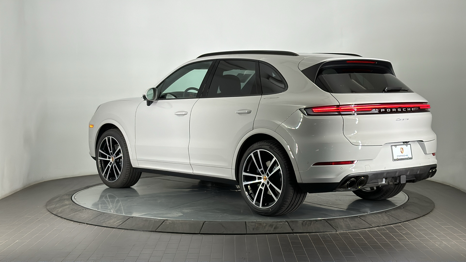 2025 Porsche Cayenne  3