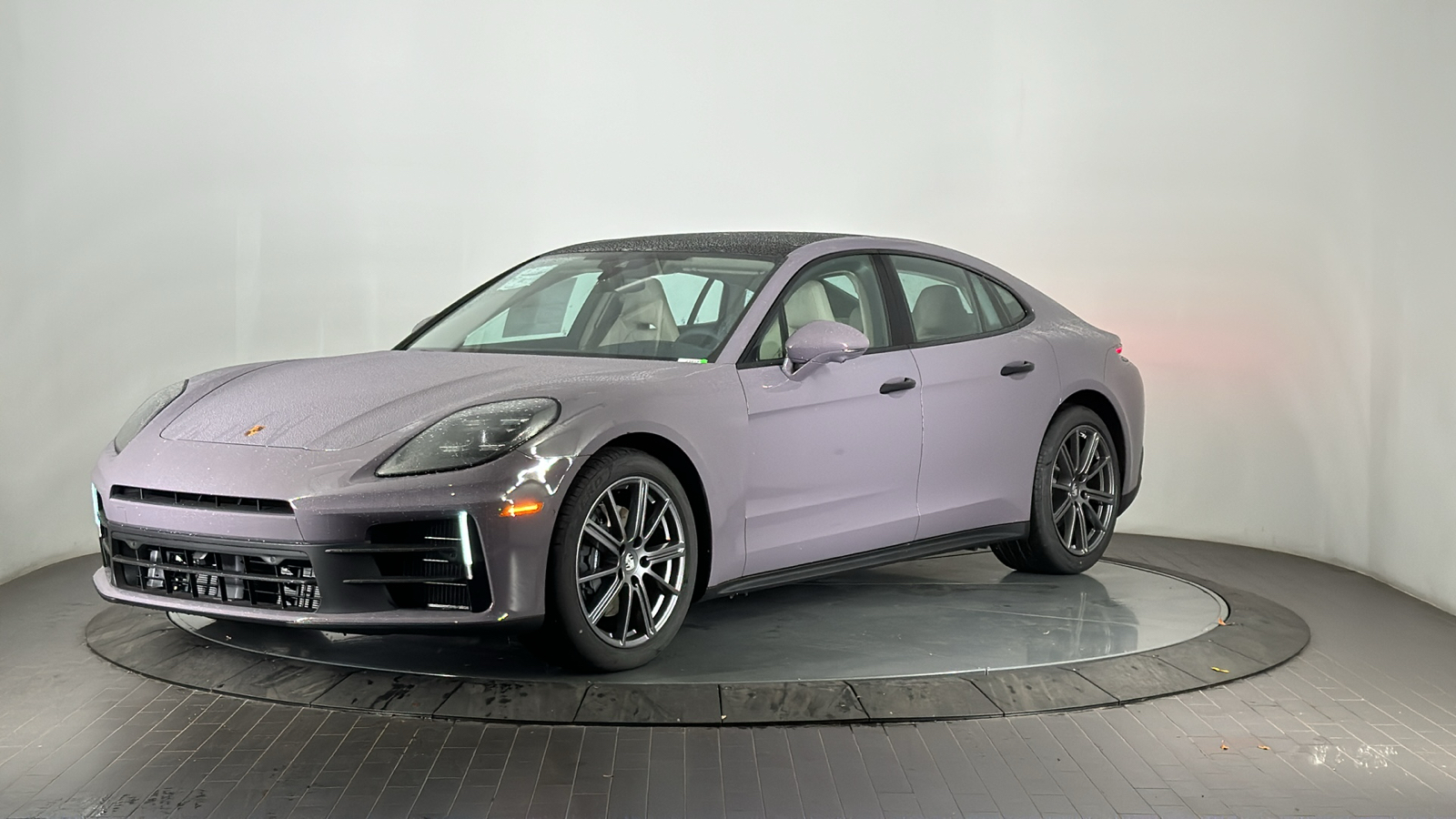 2025 Porsche Panamera  1