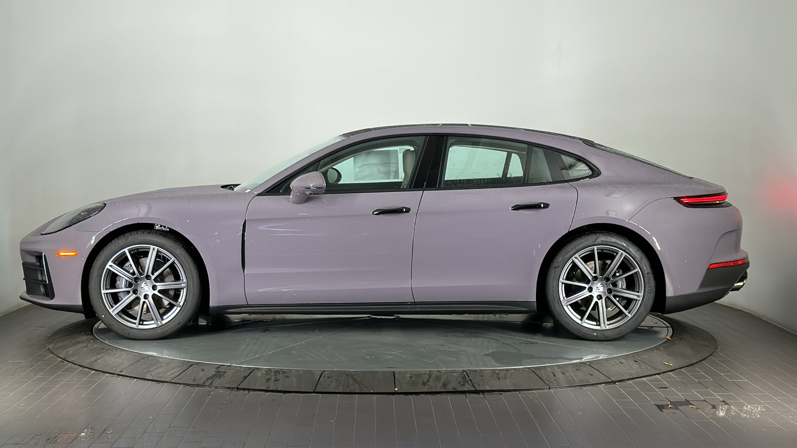 2025 Porsche Panamera  2