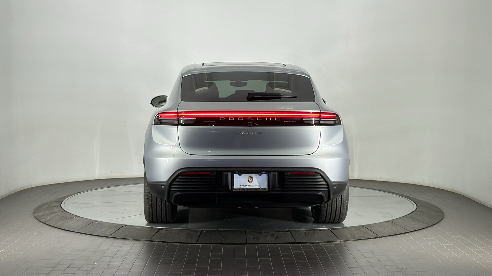 2025 Porsche Macan Electric  4