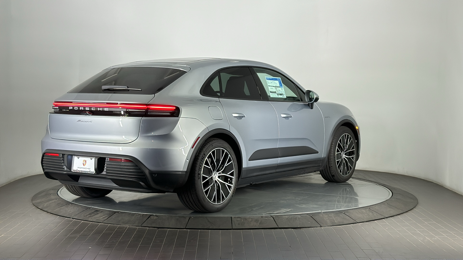 2025 Porsche Macan Electric  5