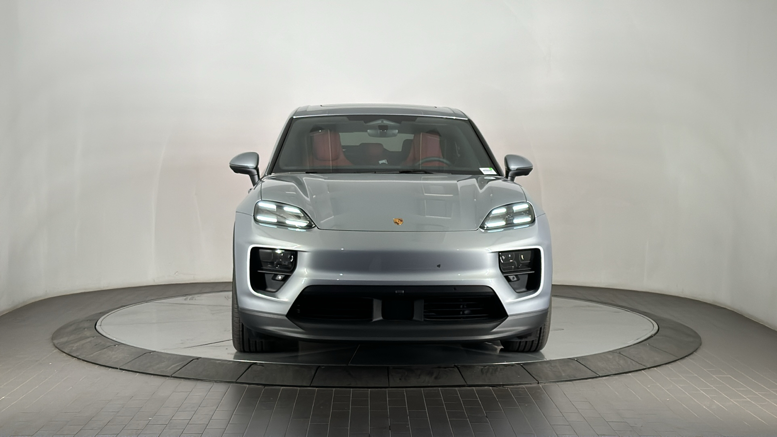 2025 Porsche Macan Electric  8