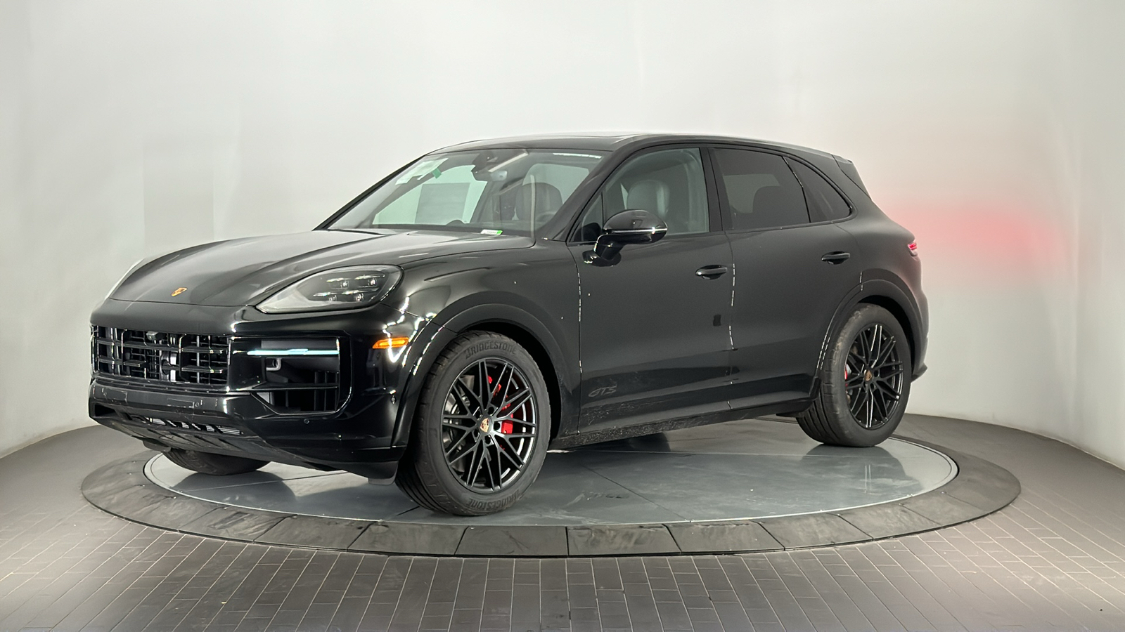 2025 Porsche Cayenne GTS 1