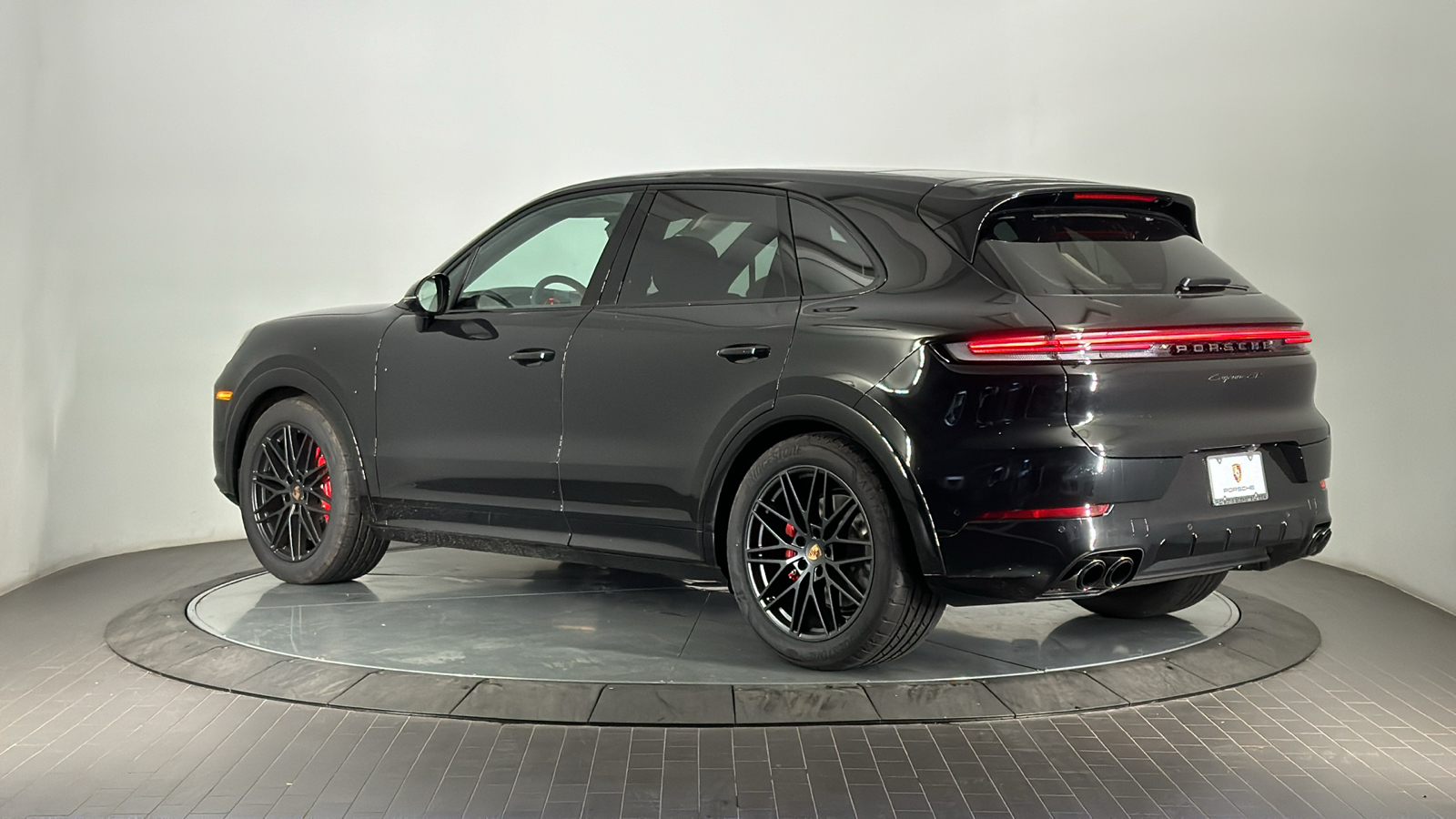 2025 Porsche Cayenne GTS 3