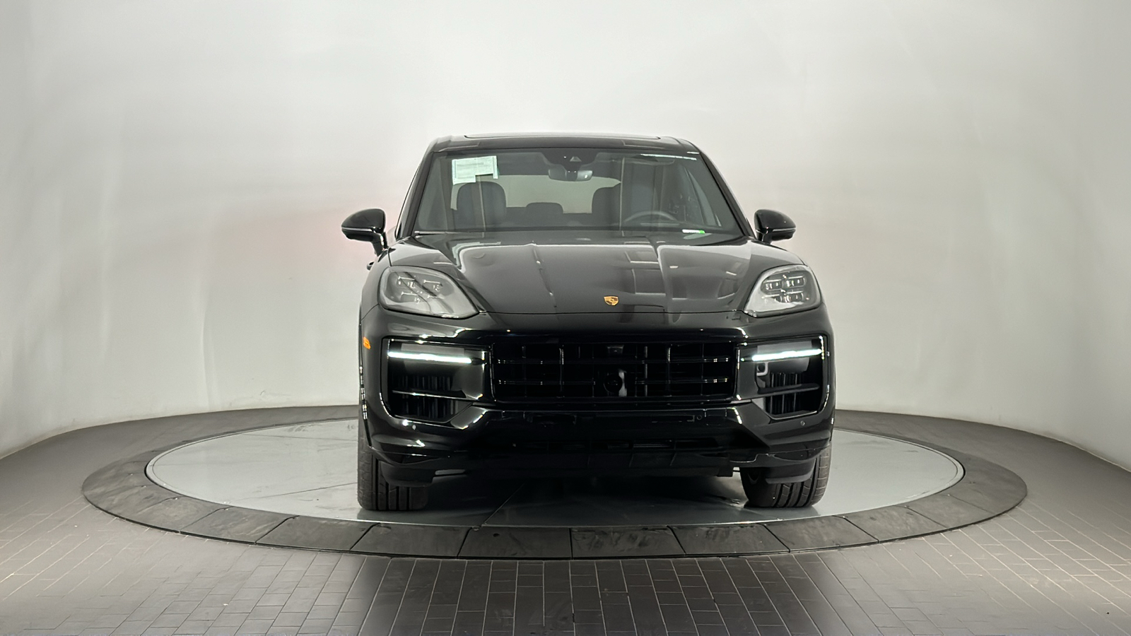 2025 Porsche Cayenne GTS 8