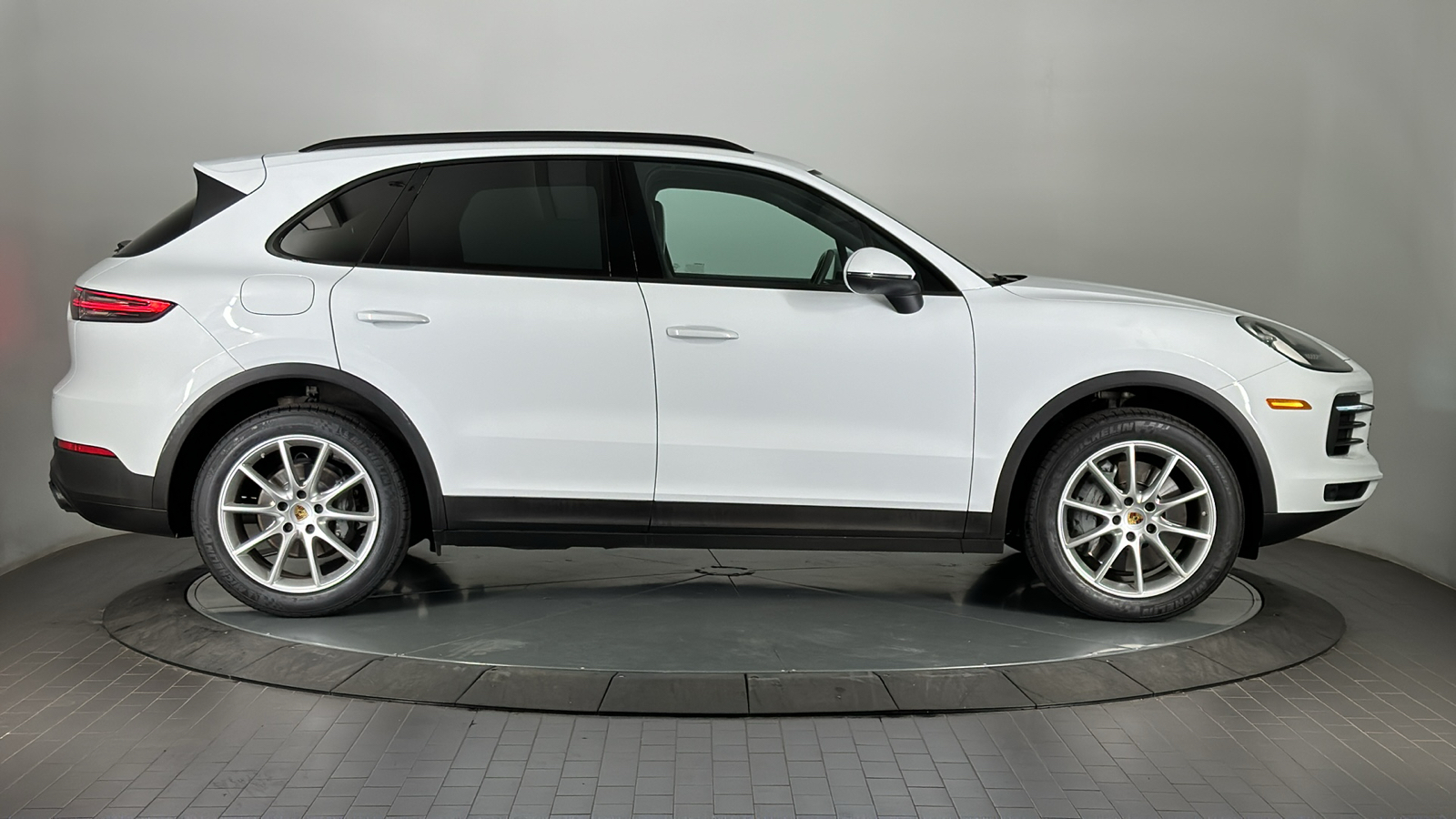 2021 Porsche Cayenne S 6