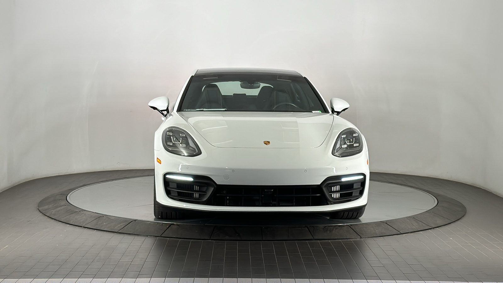 2022 Porsche Panamera 4 8