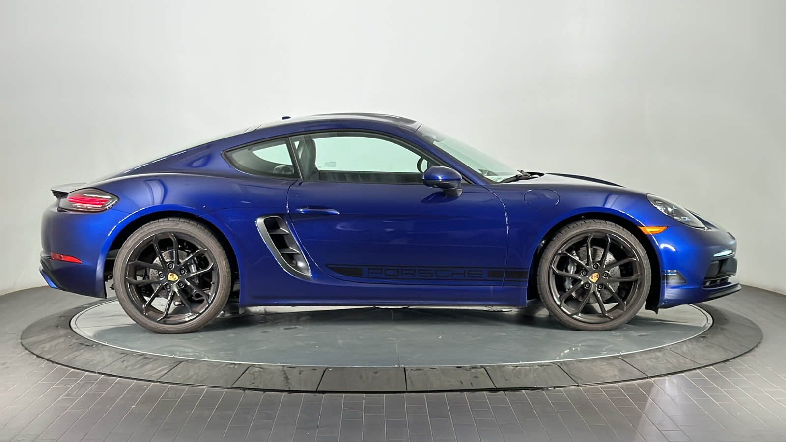 2024 Porsche 718 Cayman Style  5