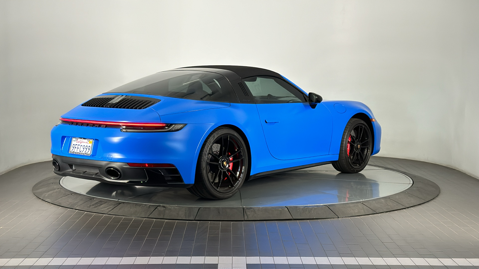 2023 Porsche 911 Targa 4 GTS 5