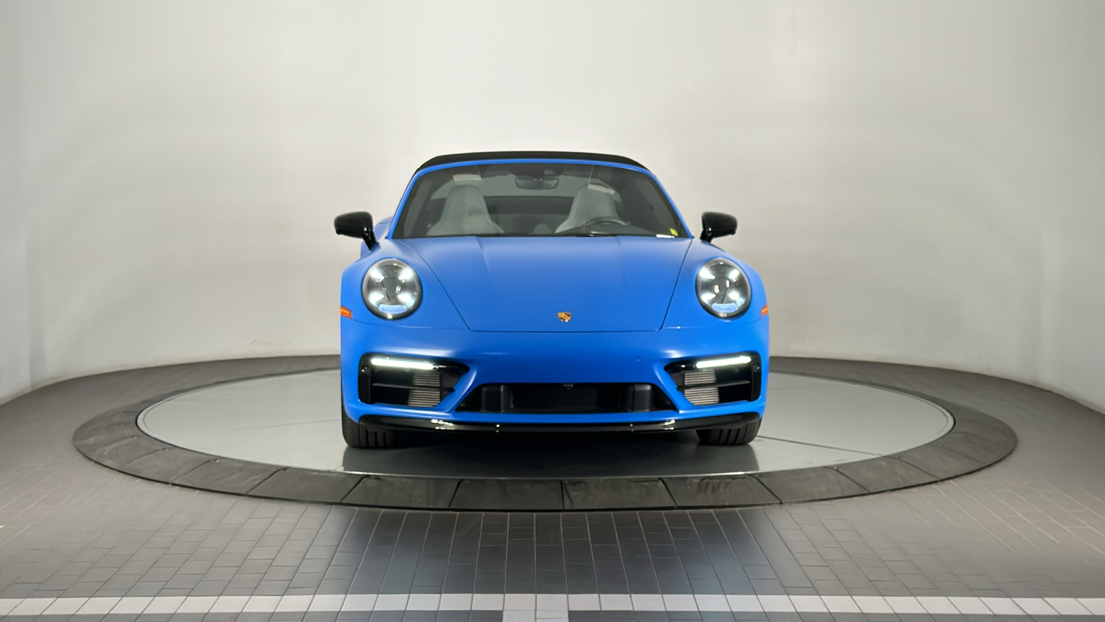 2023 Porsche 911 Targa 4 GTS 8