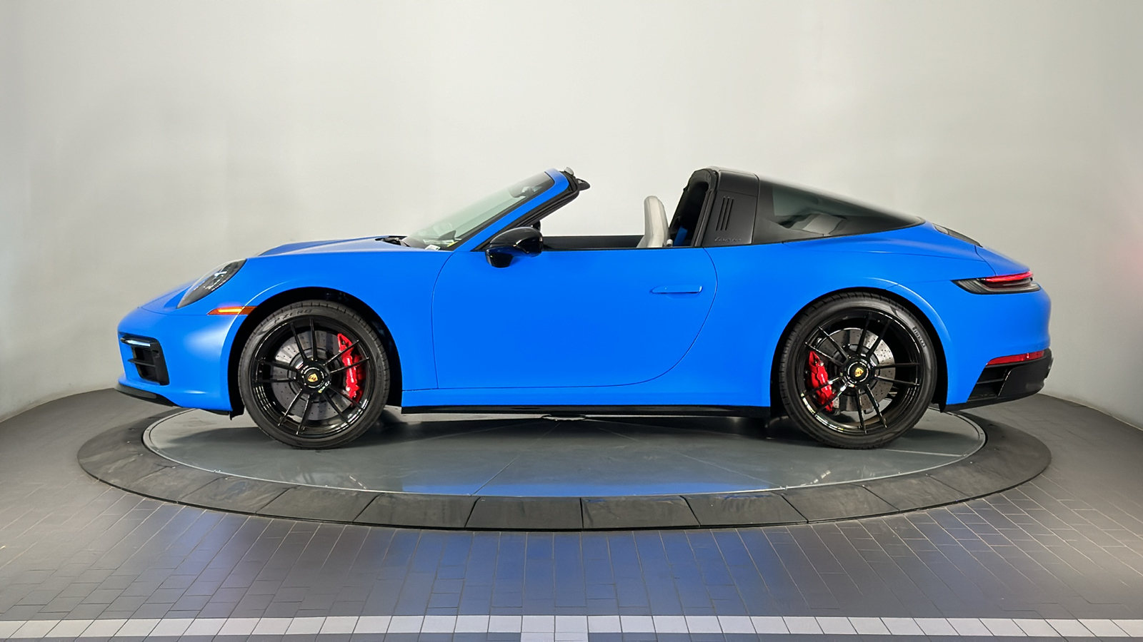 2023 Porsche 911 Targa 4 GTS 10