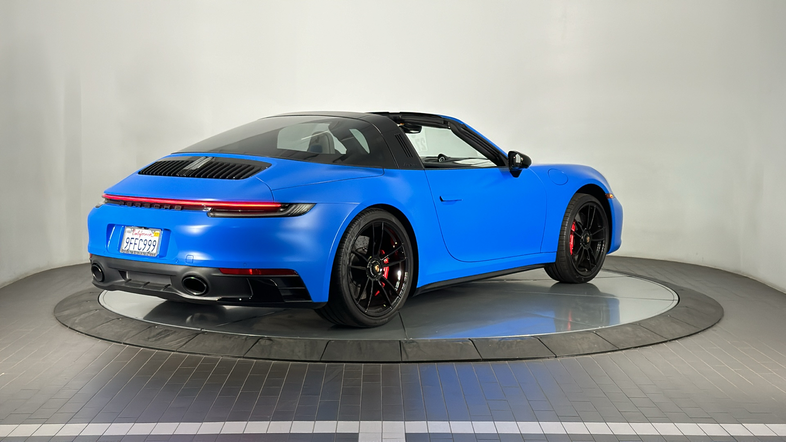 2023 Porsche 911 Targa 4 GTS 13