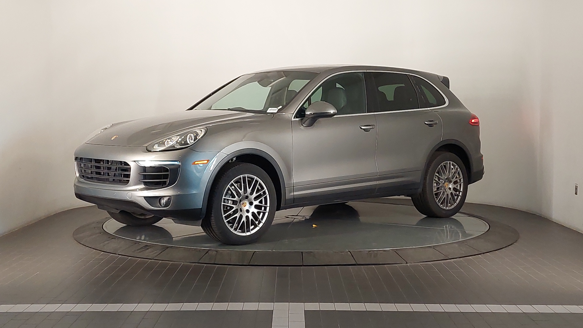 2017 Porsche Cayenne S 1