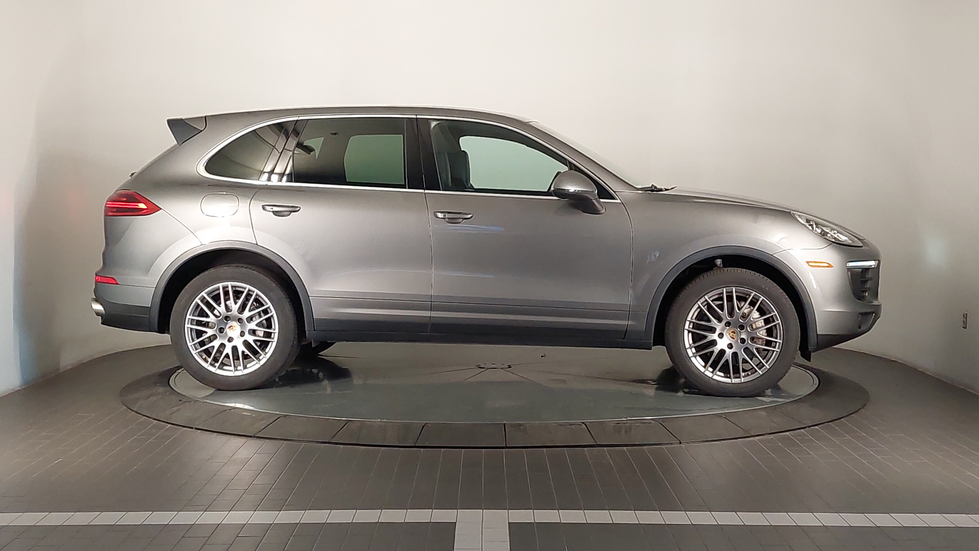 2017 Porsche Cayenne S 6