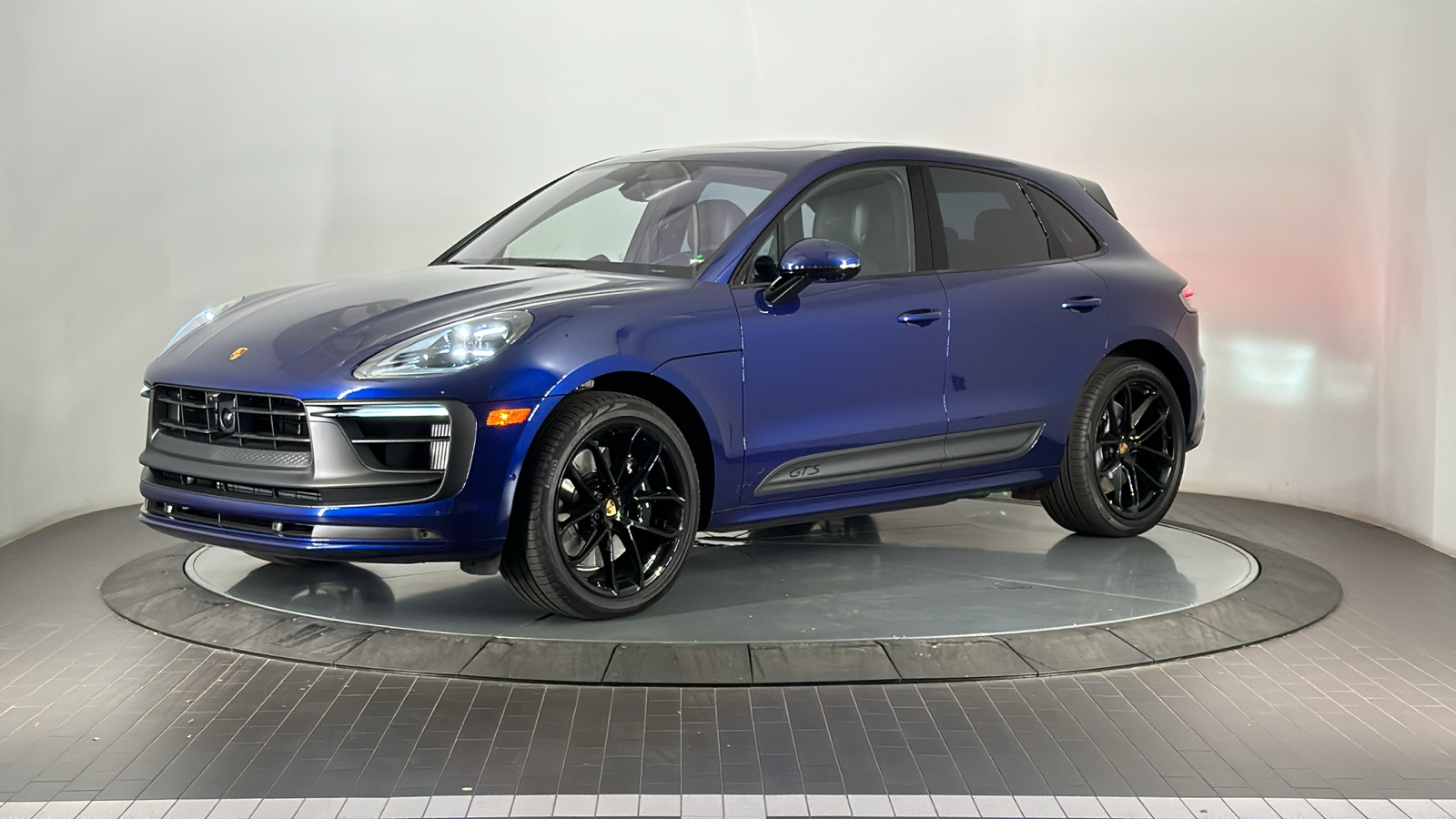 2025 Porsche Macan GTS 1