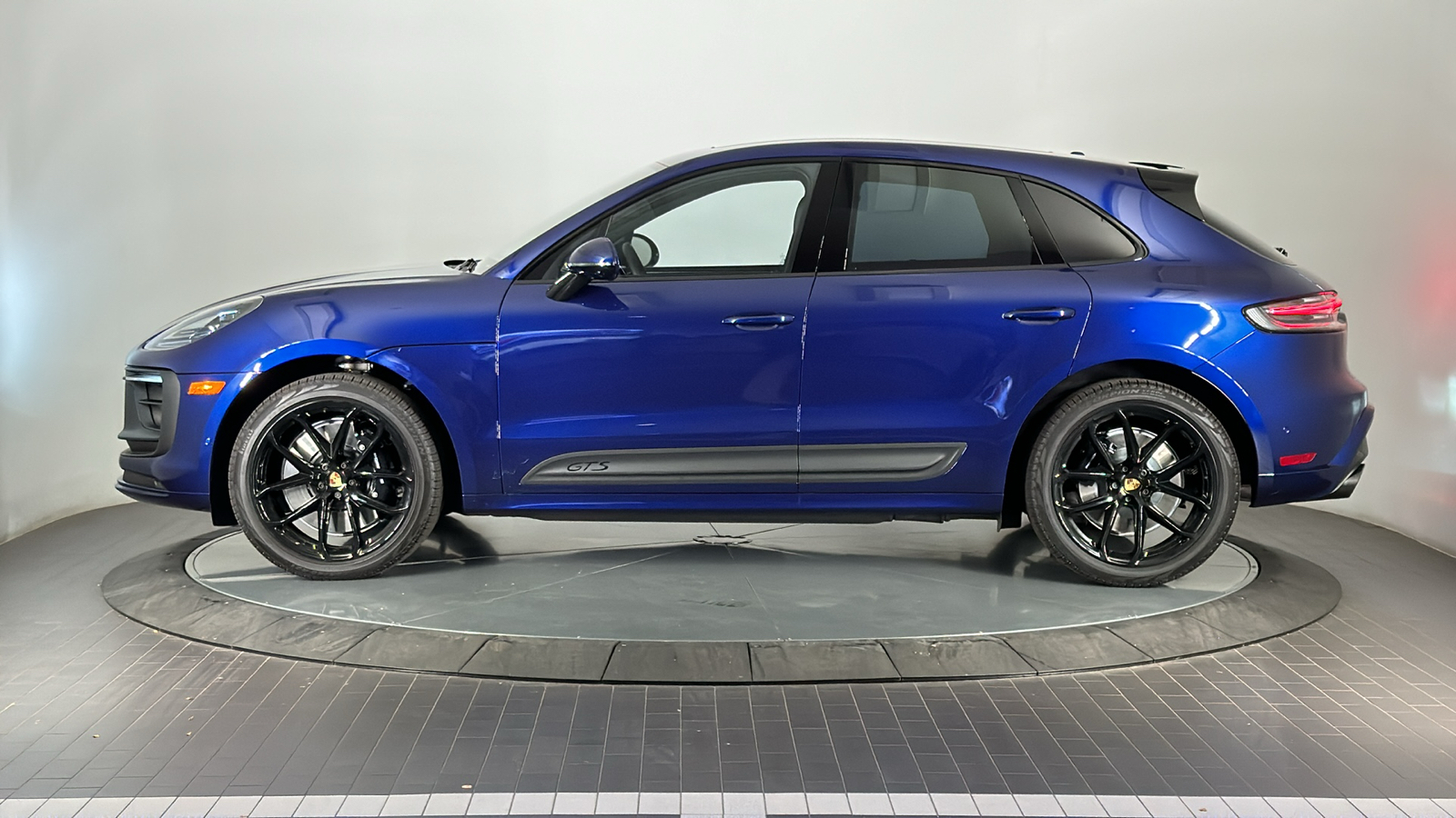 2025 Porsche Macan GTS 2