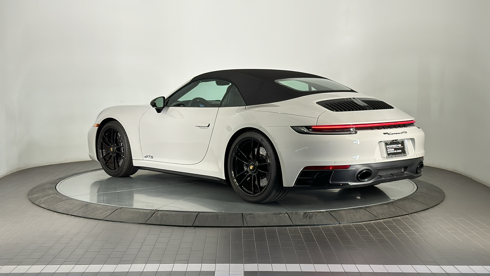 2024 Porsche 911 Carrera GTS 3