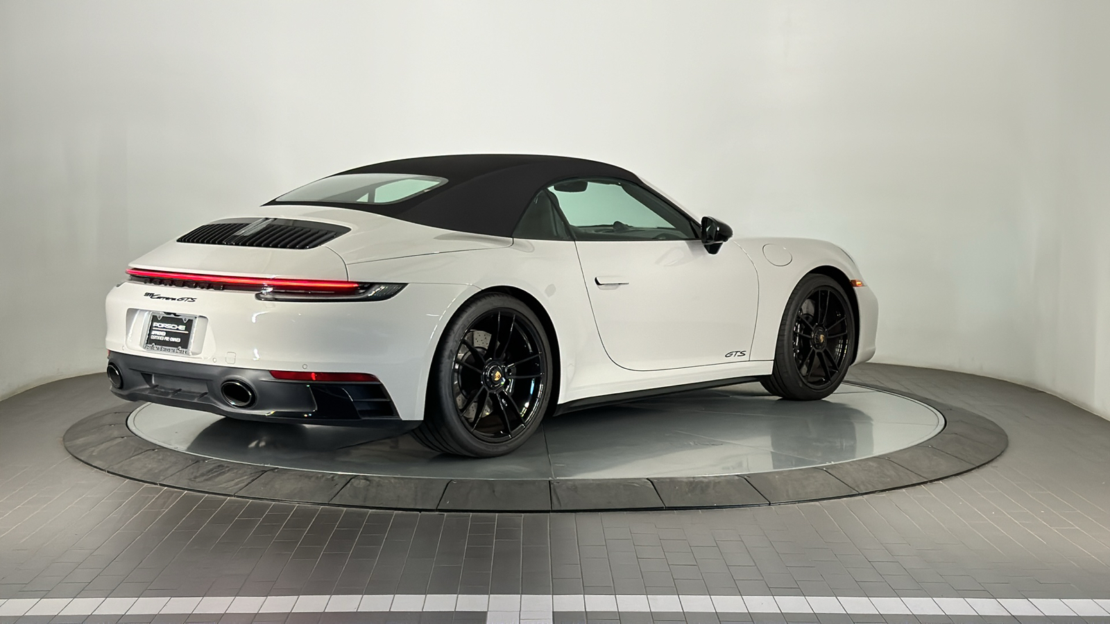 2024 Porsche 911 Carrera GTS 5