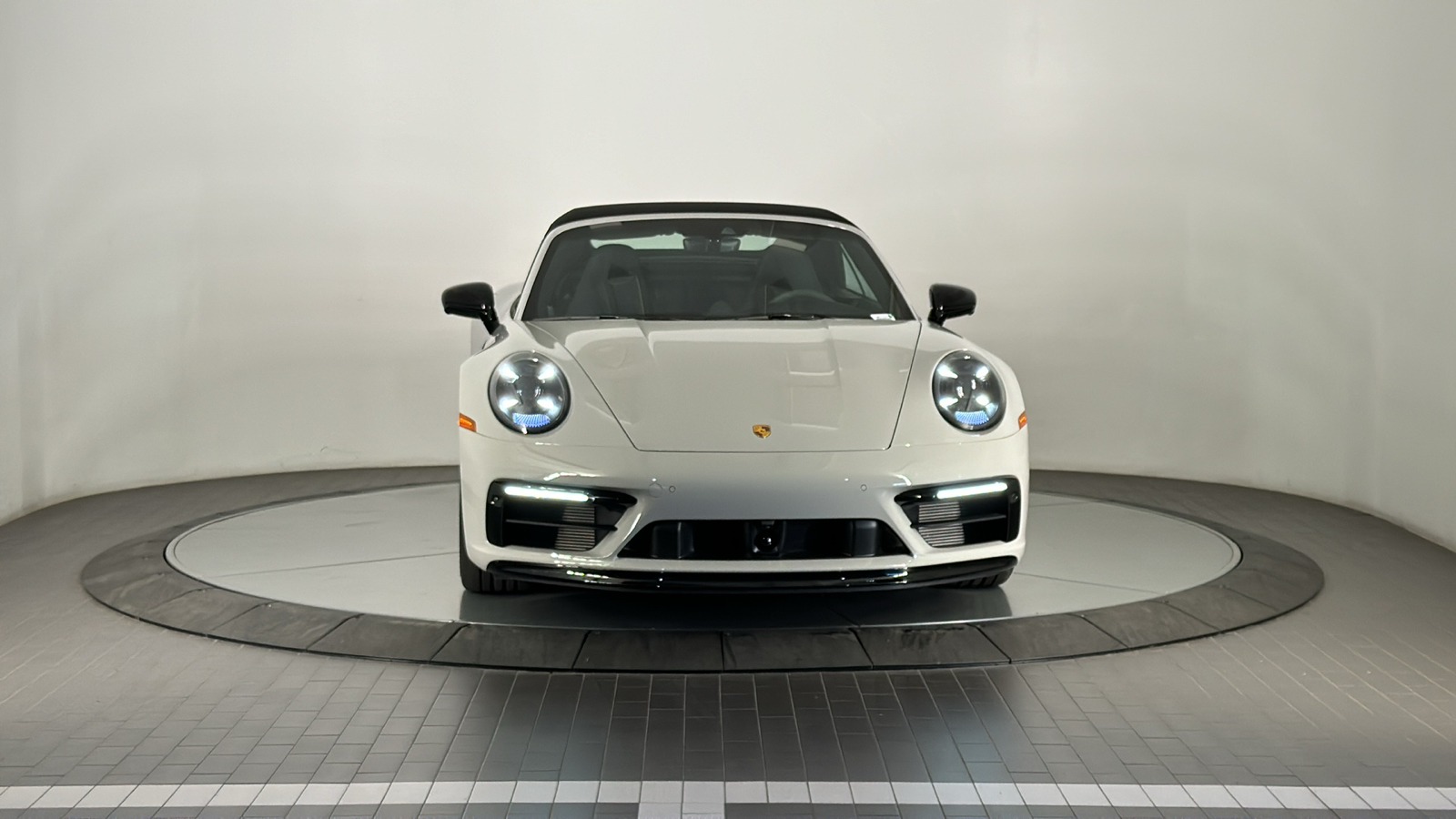 2024 Porsche 911 Carrera GTS 8