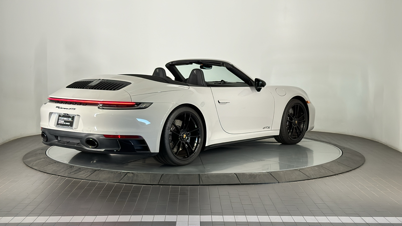 2024 Porsche 911 Carrera GTS 13