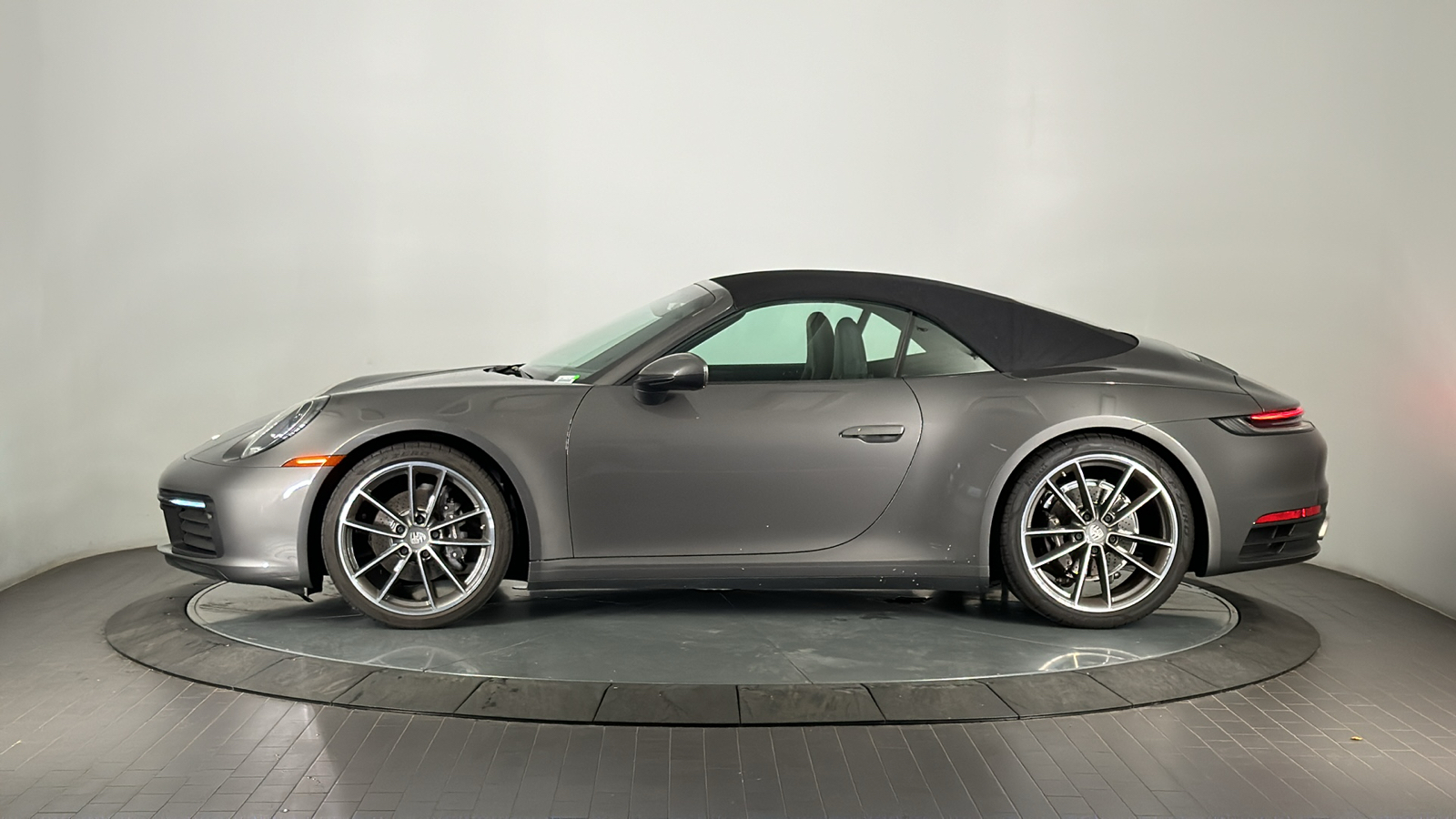 2020 Porsche 911 Carrera 2