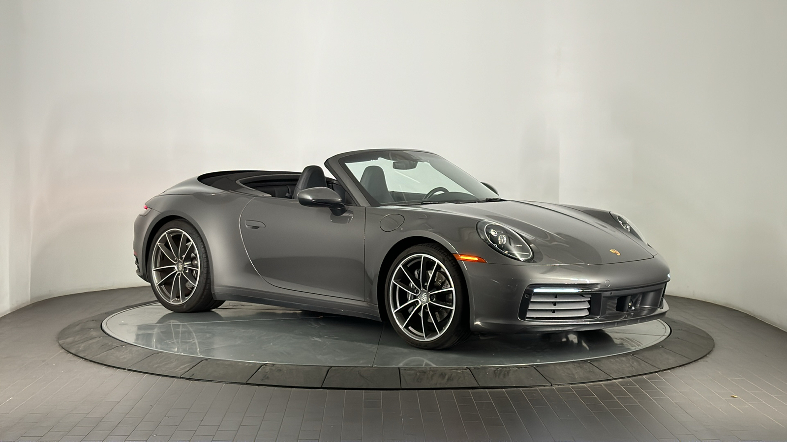 2020 Porsche 911 Carrera 15