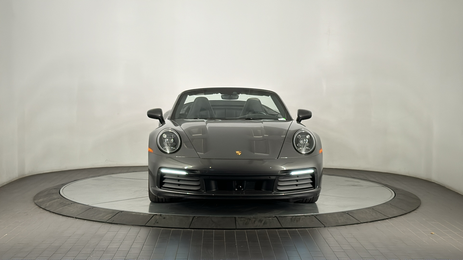 2020 Porsche 911 Carrera 16