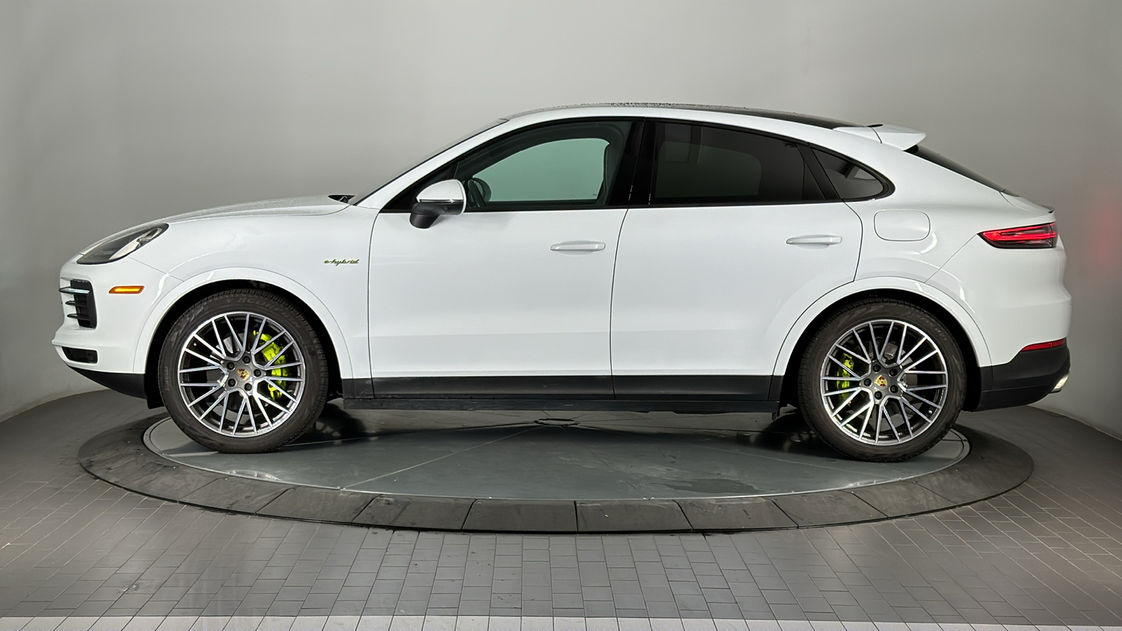 2021 Porsche Cayenne E-Hybrid Coupe  2