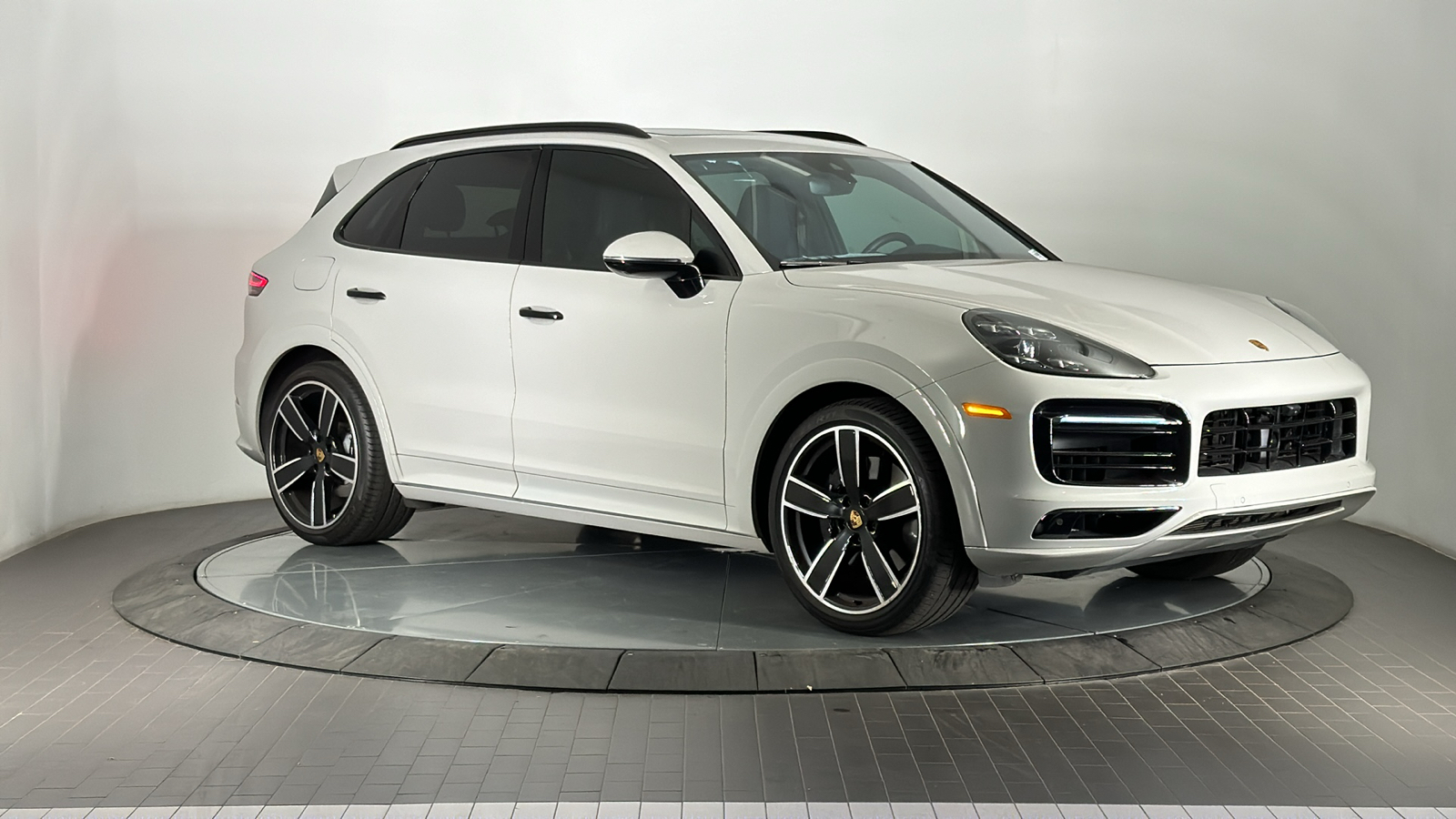 2023 Porsche Cayenne GTS 7