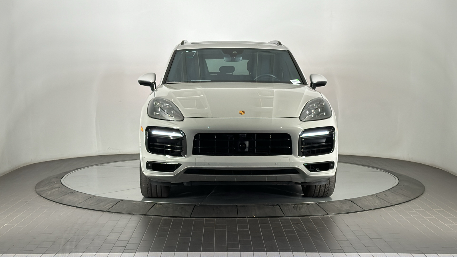 2023 Porsche Cayenne GTS 8