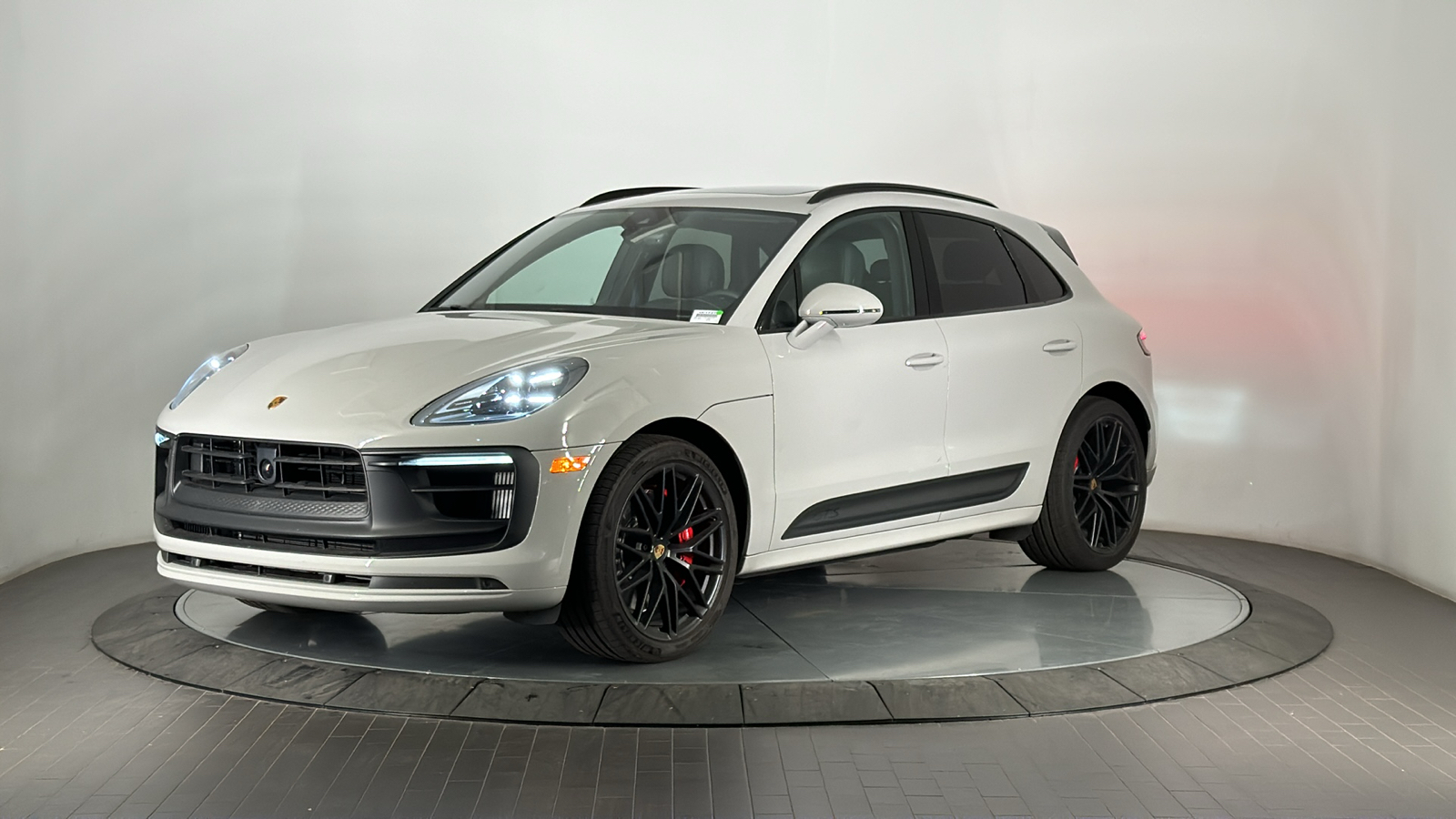 2025 Porsche Macan GTS 1