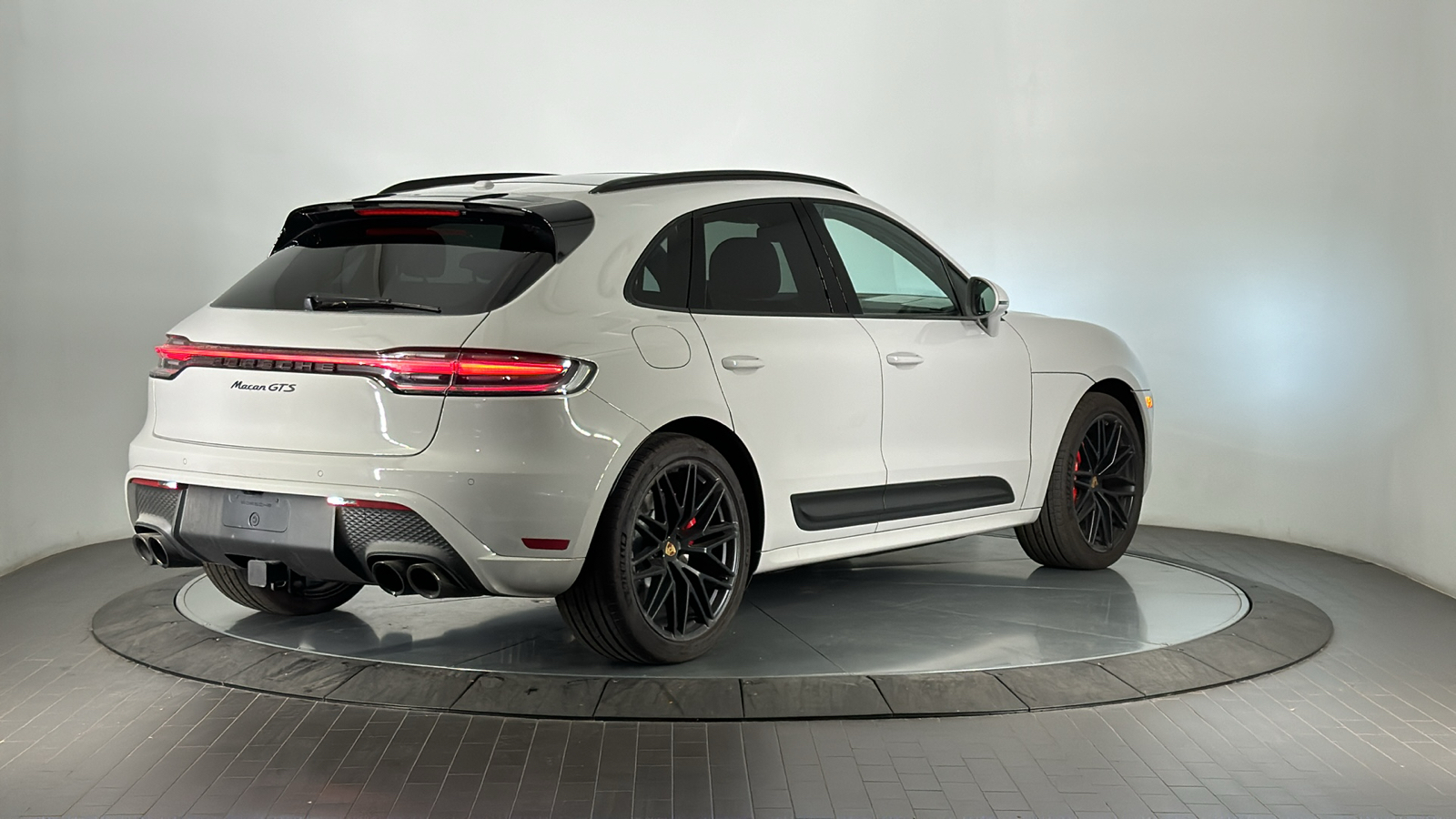 2025 Porsche Macan GTS 5