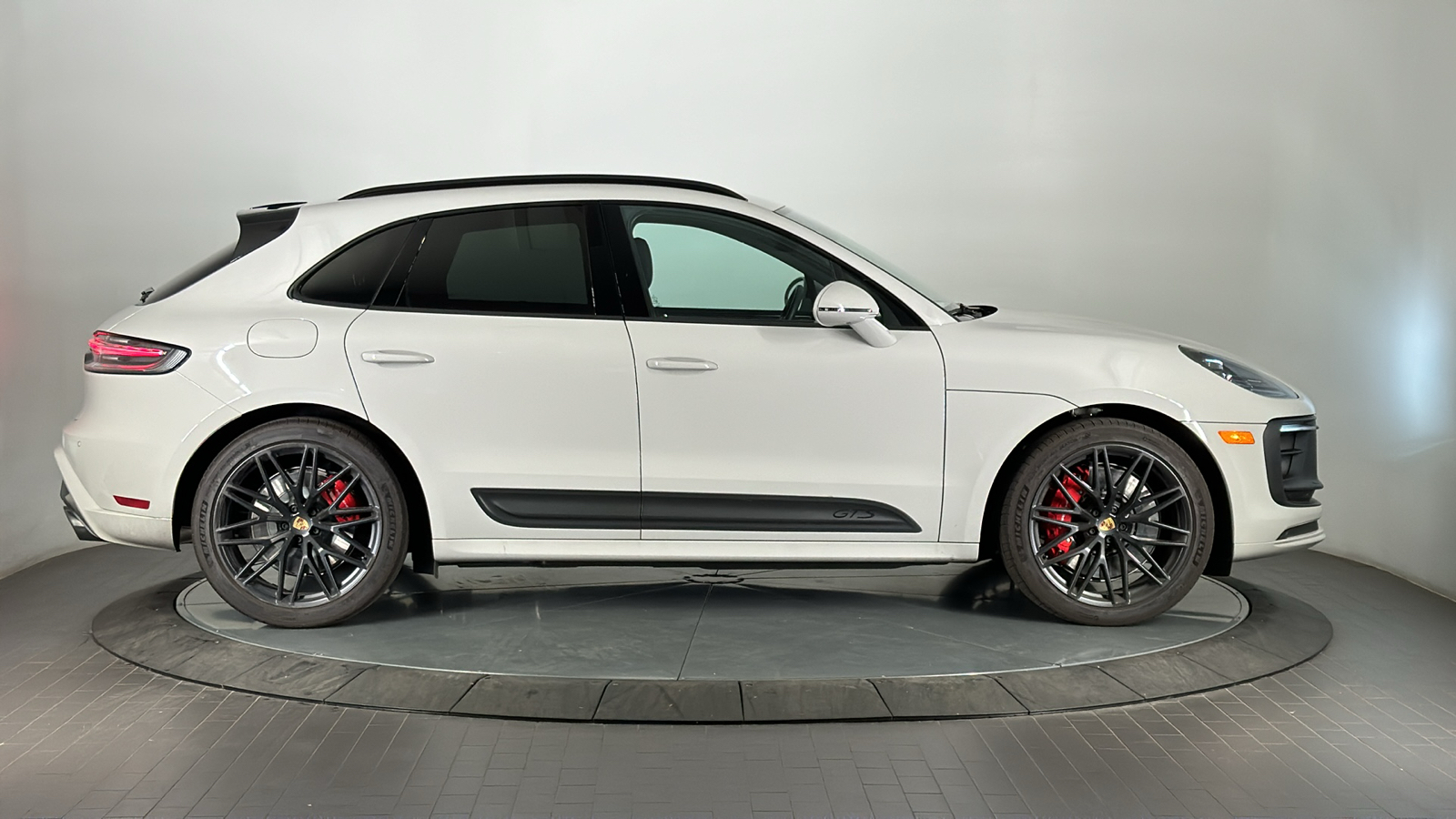 2025 Porsche Macan GTS 6