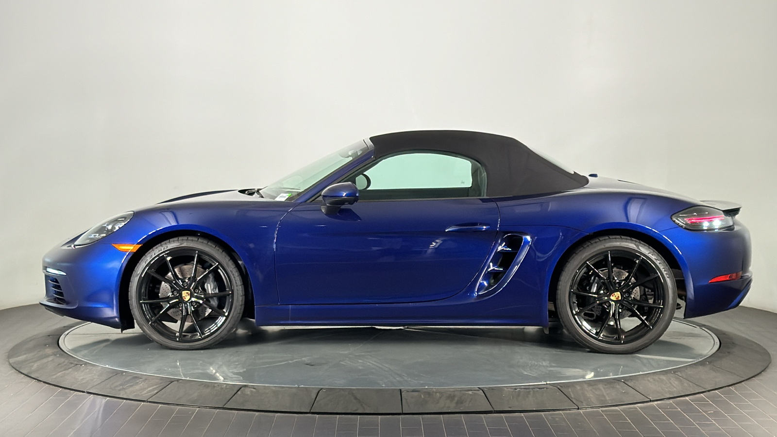 2024 Porsche 718 Boxster  2