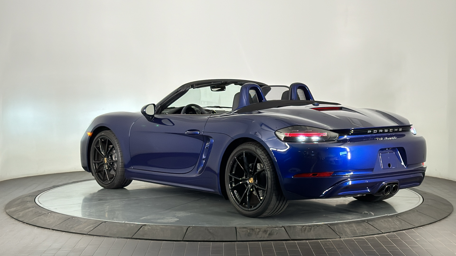 2024 Porsche 718 Boxster  11