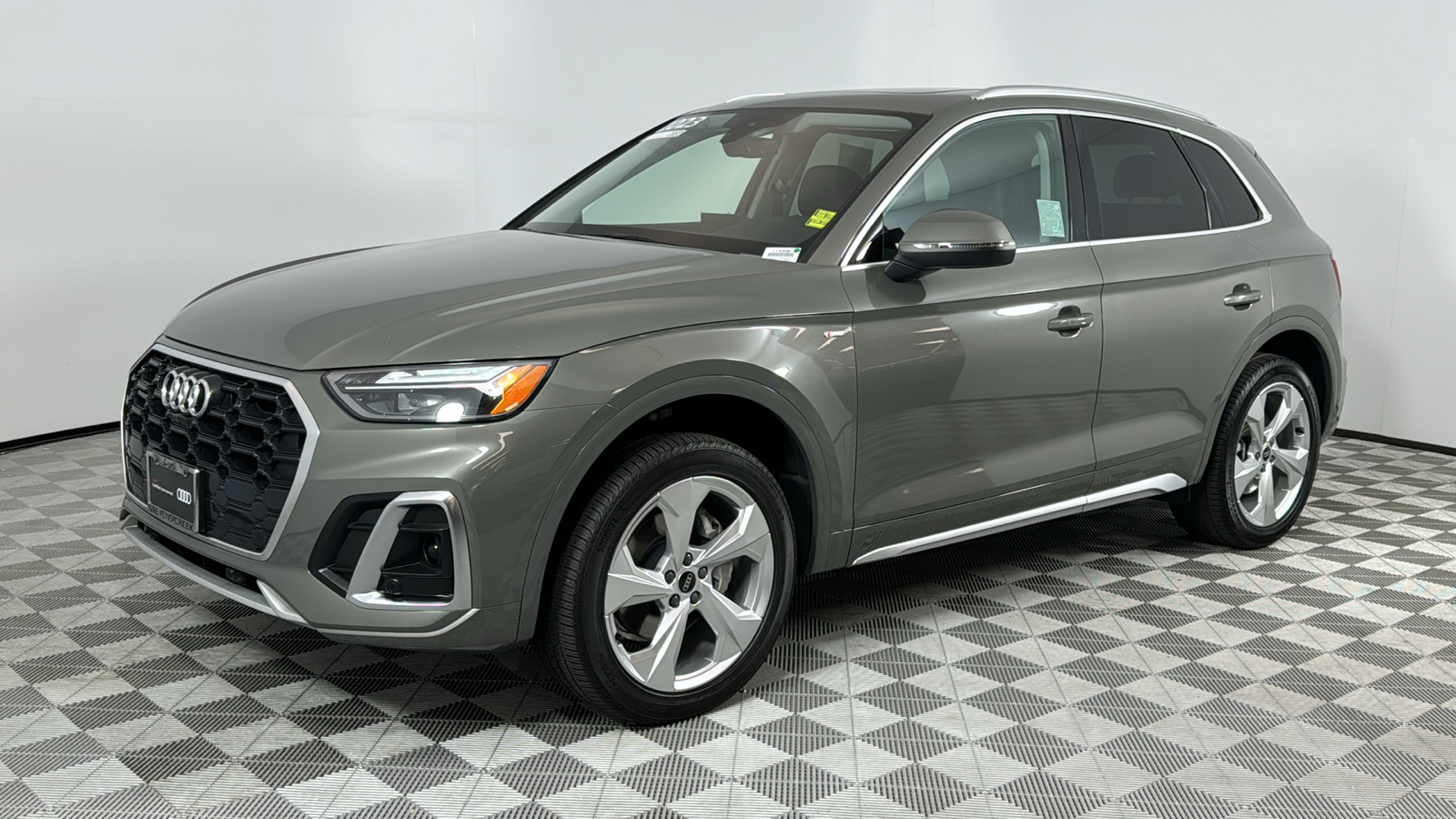 2023 Audi Q5 45 S line Premium Plus 1