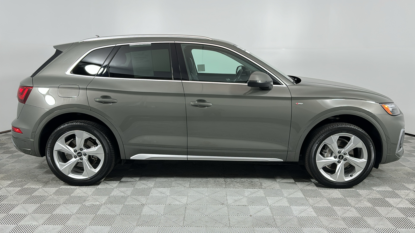 2023 Audi Q5 45 S line Premium Plus 6