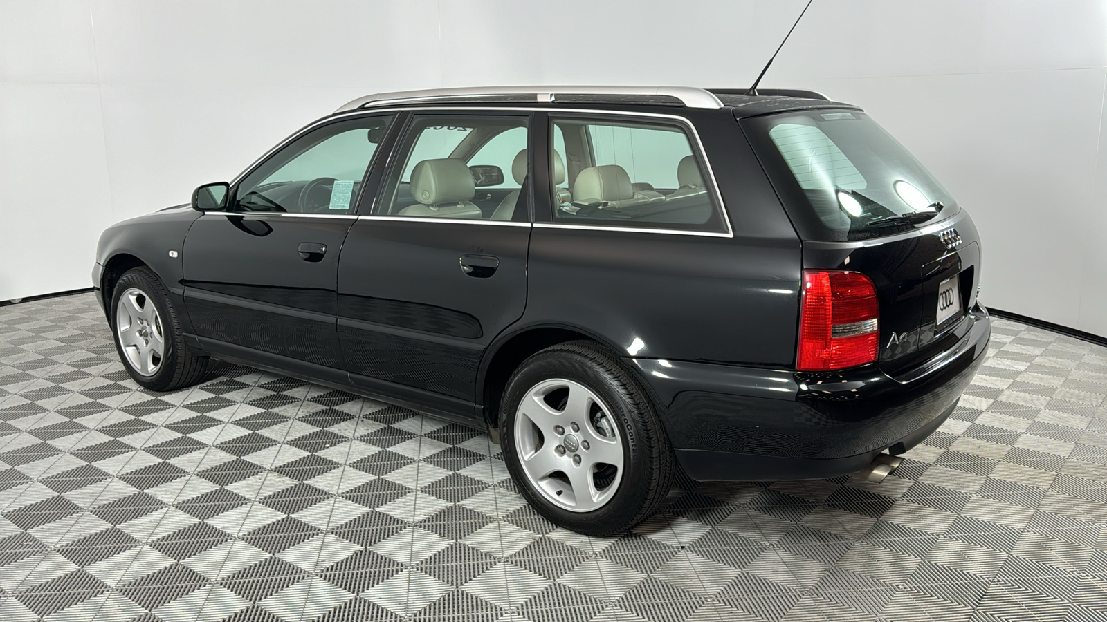 2001 Audi A4 2.8 Avant 3