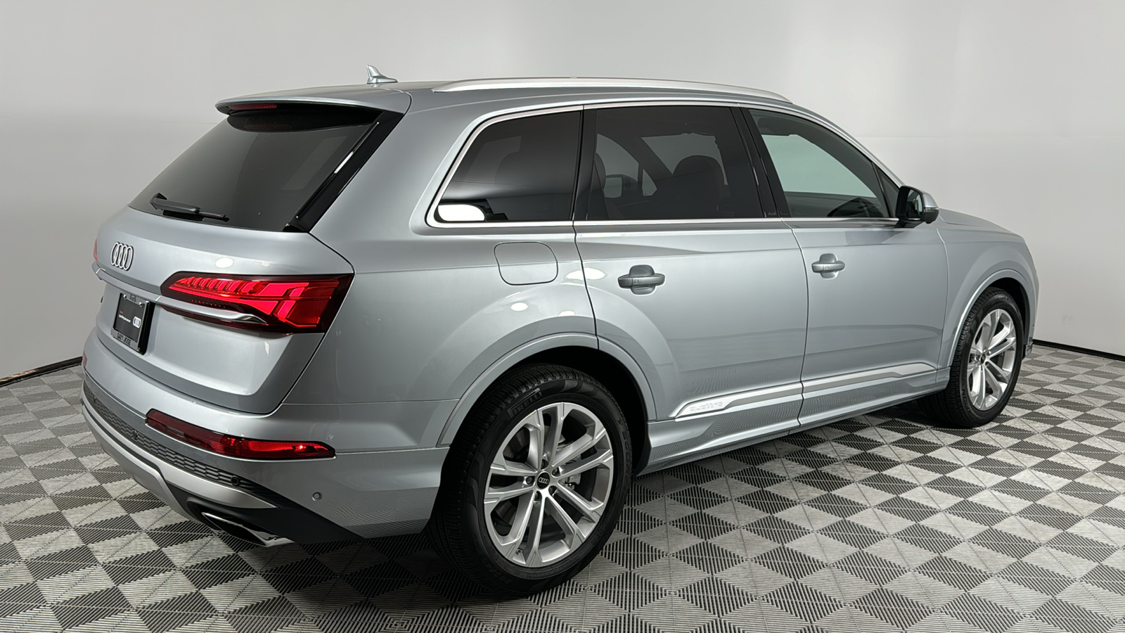 2025 Audi Q7 55 Prestige 5