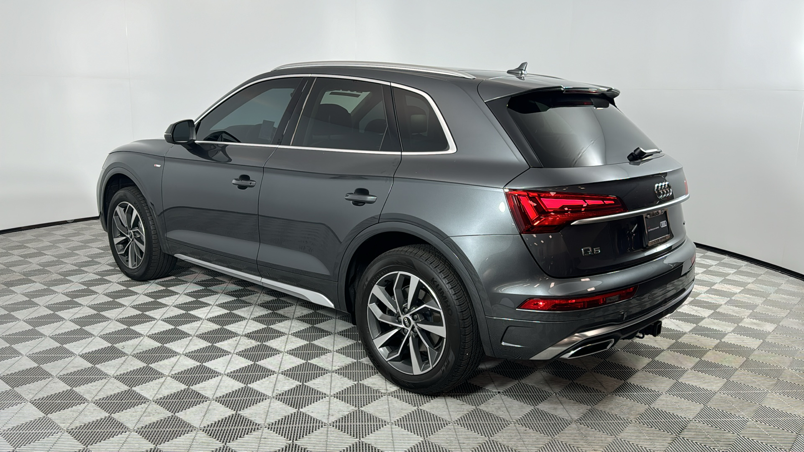 2022 Audi Q5 45 S line Premium Plus 3