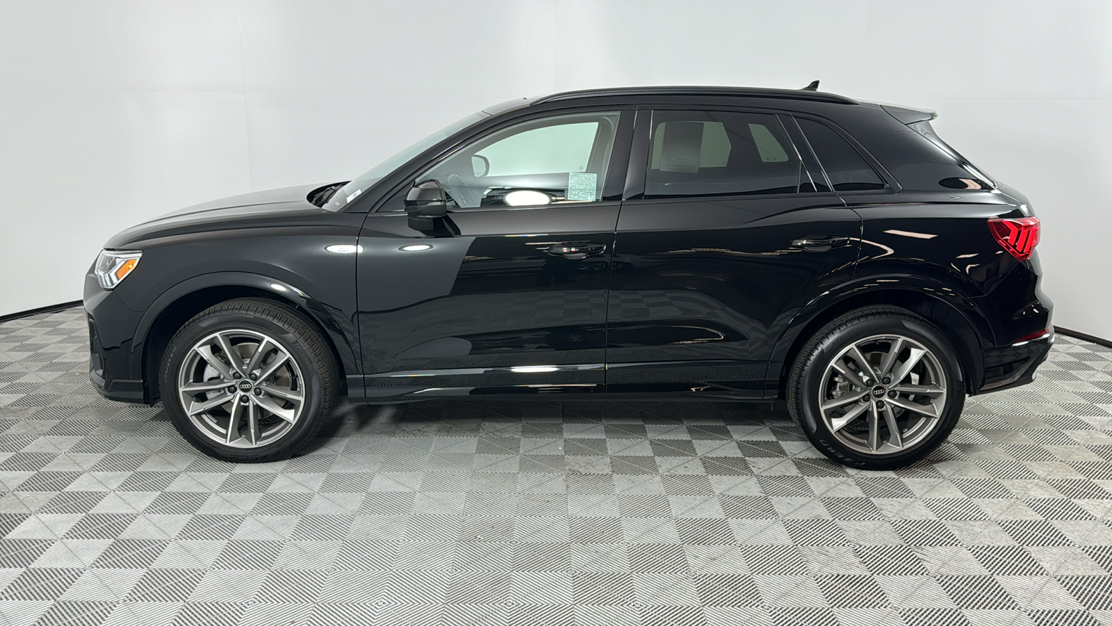 2024 Audi Q3 Premium Plus 2