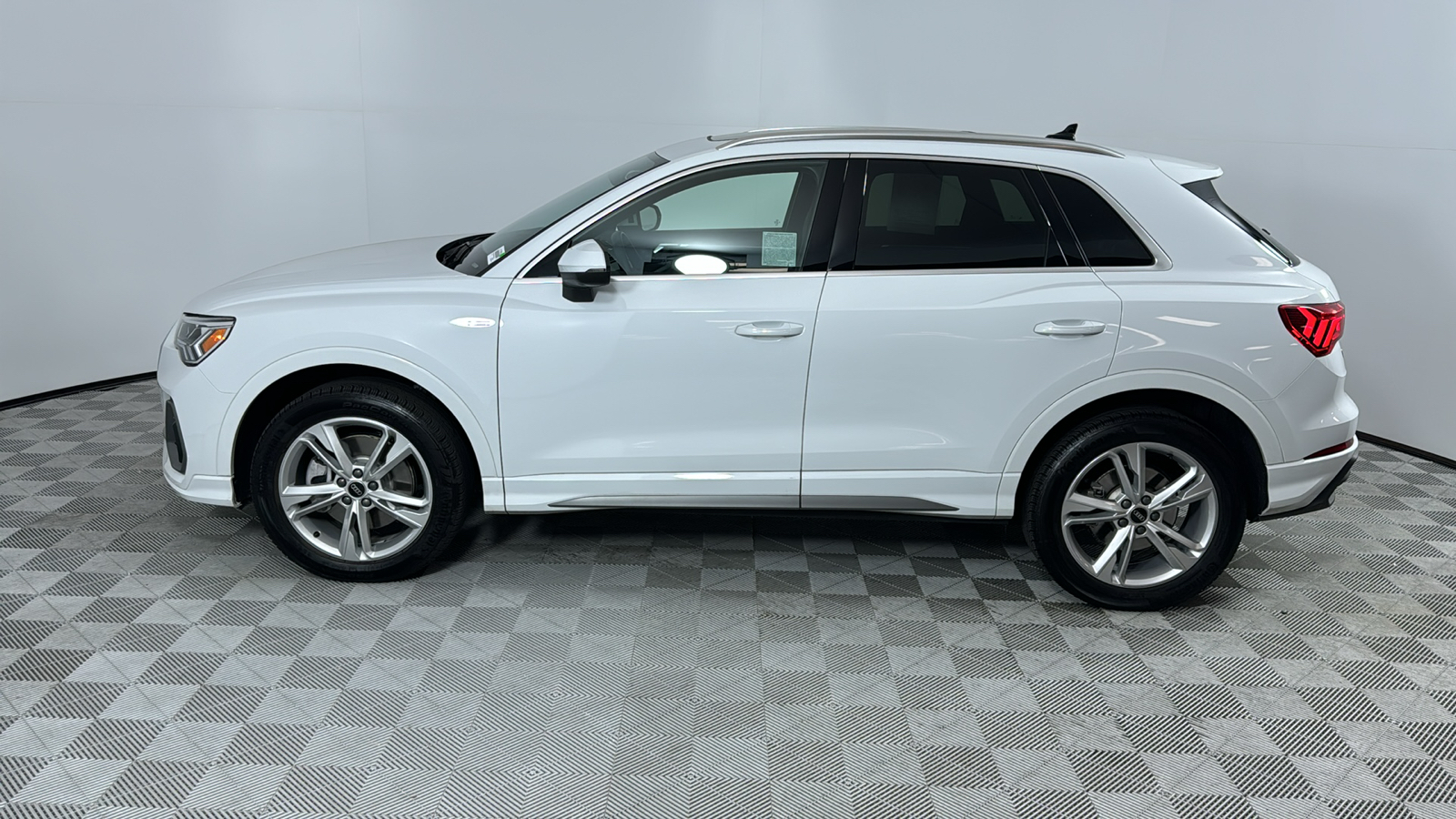 2024 Audi Q3 Premium 2