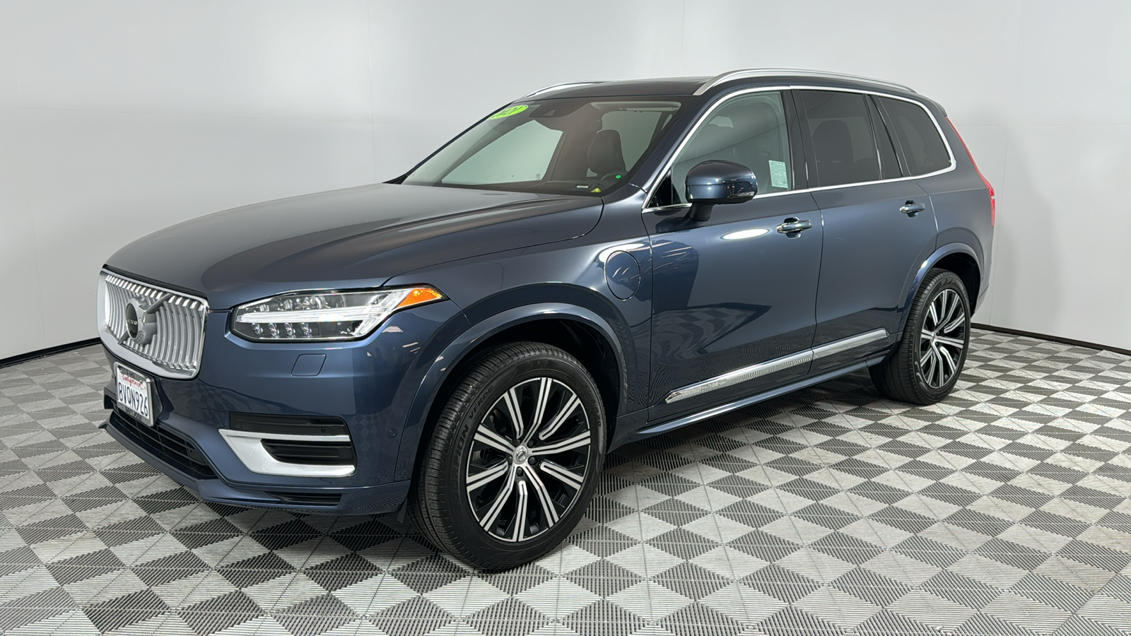 2021 Volvo XC90 Recharge Plug-In Hybrid T8 Inscription 6 Passenger 1