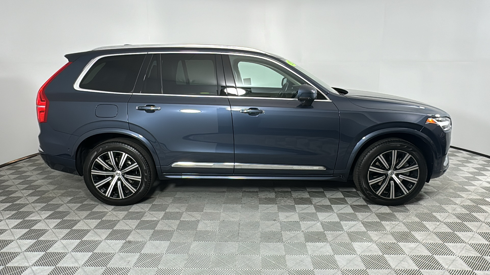 2021 Volvo XC90 Recharge Plug-In Hybrid T8 Inscription 6 Passenger 6